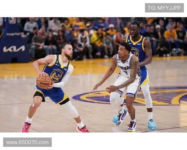 福克斯出战22分钟数据全面贡献 8分5篮板8助攻展现全能表现